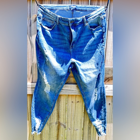 Max Jeans Denim - Women plus size ripped jeans, size 20, length 3’, please see photos